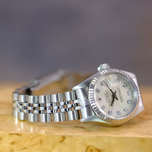 LADY ROLEX DATEJUST FACTORY SILVER DIAMOND DIAL 26MM WATCH ORIGINAL BOX & PAPERS - Picture 10 of 15